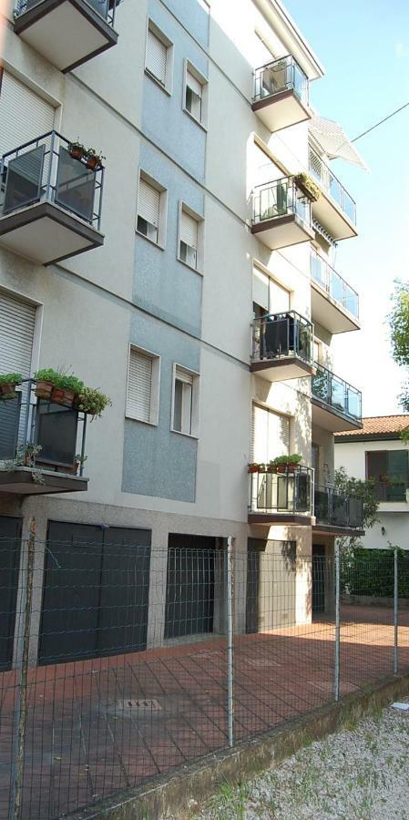 Laura Apartment Venice 4 P. 15 M To Venice メストレ エクステリア 写真